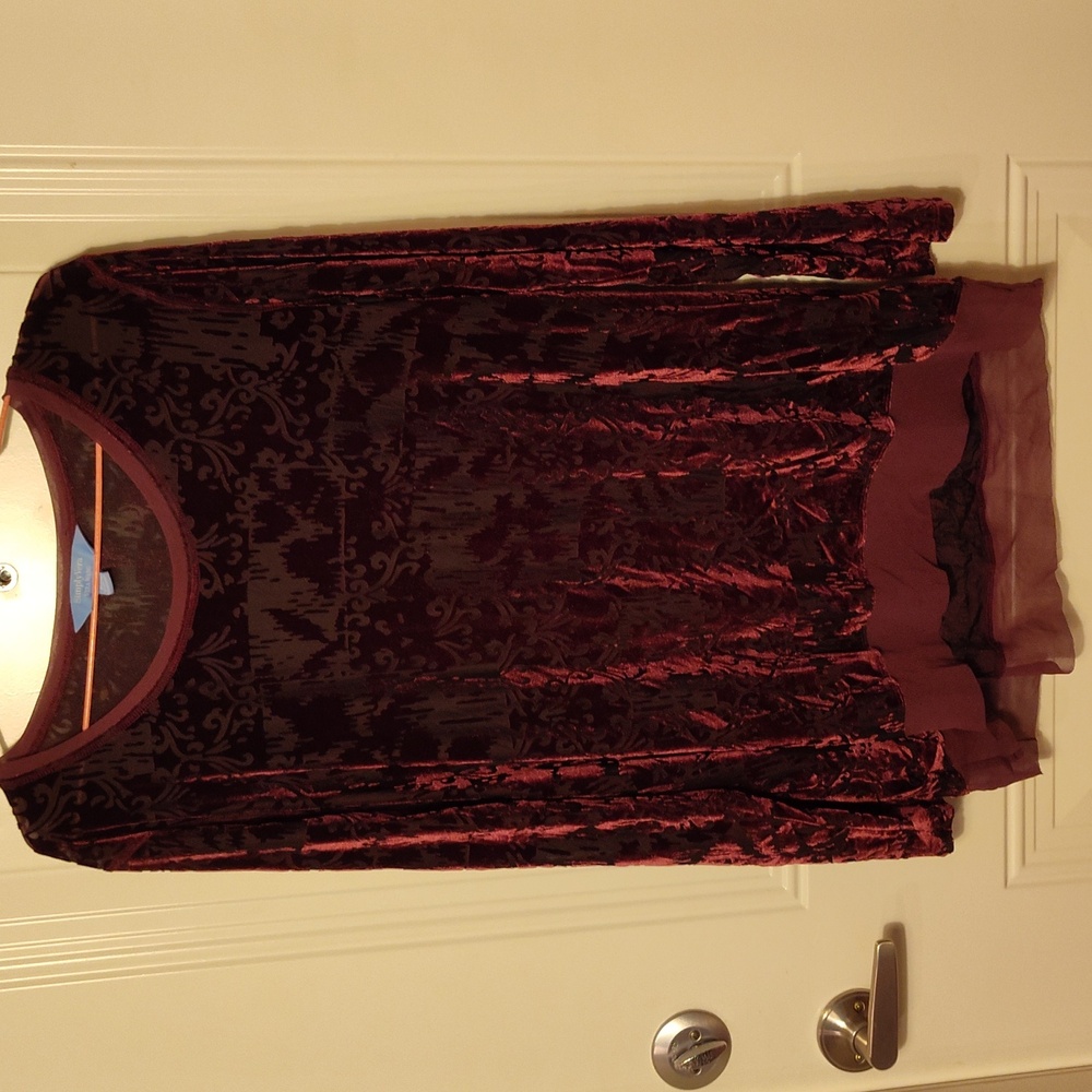 Simply Vera Wang top